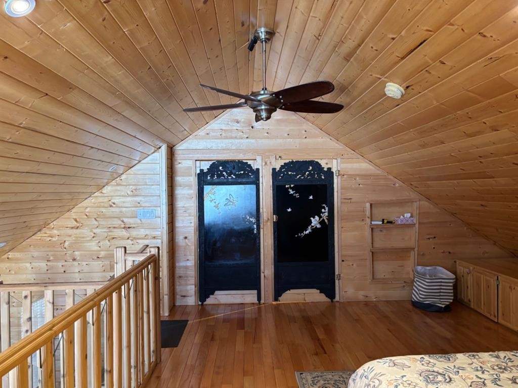 26 Mount Vista Drive, Hill Spring, AB - Indoor Photo Showing Other Room