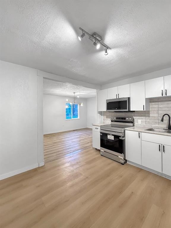 1135 12 Street South, Lethbridge, AB - Indoor Photo Showing Kitchen