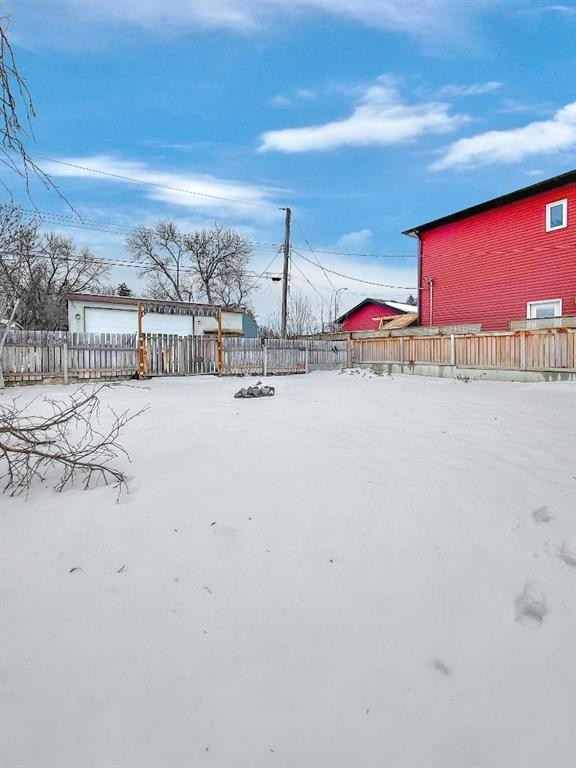 1135 12 Street South, Lethbridge, AB - Outdoor