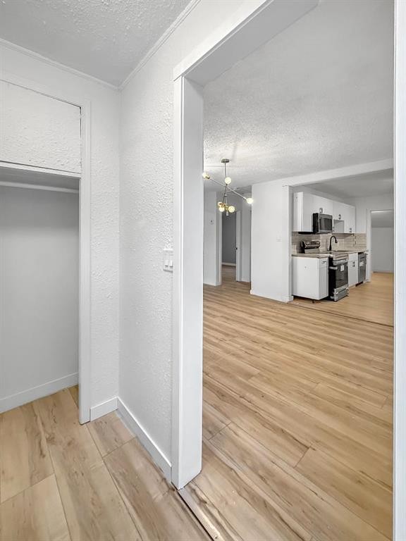 1135 12 Street South, Lethbridge, AB - Indoor Photo Showing Other Room