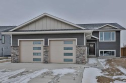 327 9 Street NORTH Picture Butte, AB T0K 1V0