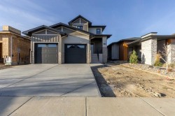 346 Canyon Meadows Road WEST Lethbridge, AB T1K 8E7