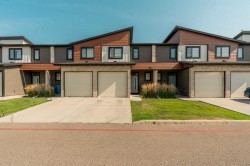 4-414 Highlands Boulevard WEST Lethbridge, AB T1J 5K5