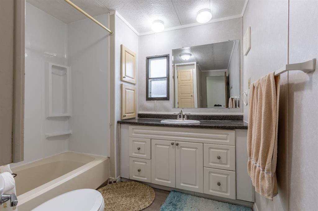 230-2300 13 Street North, Lethbridge, AB