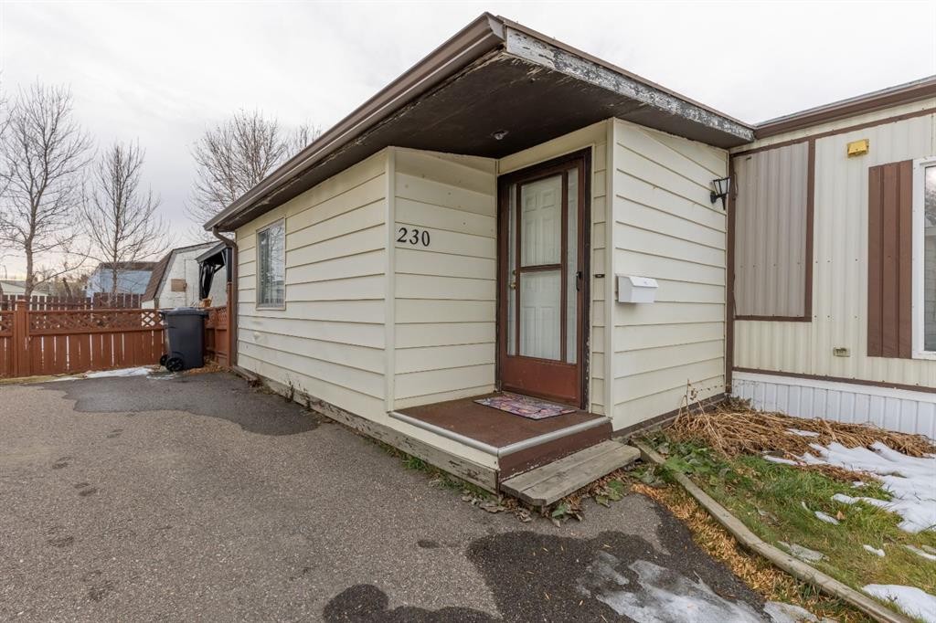 230-2300 13 Street North, Lethbridge, AB