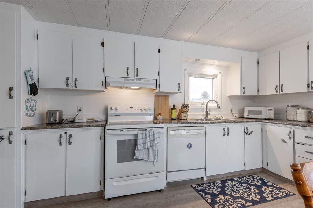 230-2300 13 Street North, Lethbridge, AB