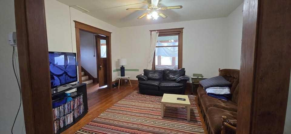 133 Noble Street, Barons, AB - Indoor