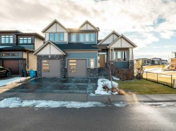 182 Canyon Estates Way WEST Lethbridge, AB T1K 7A4