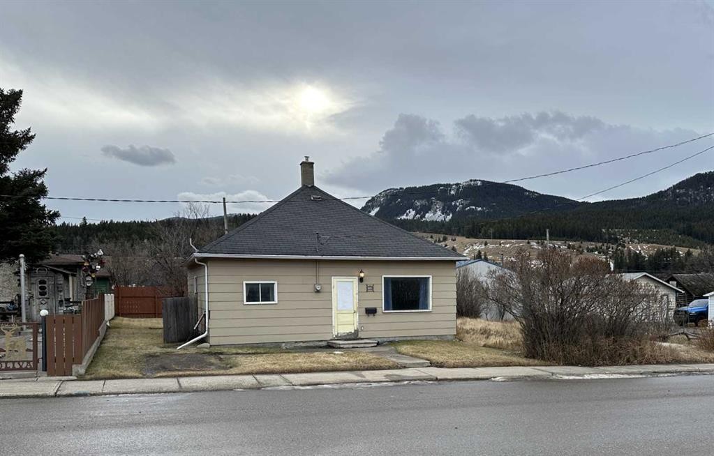 7526 18 Avenue, Coleman, AB - Outdoor