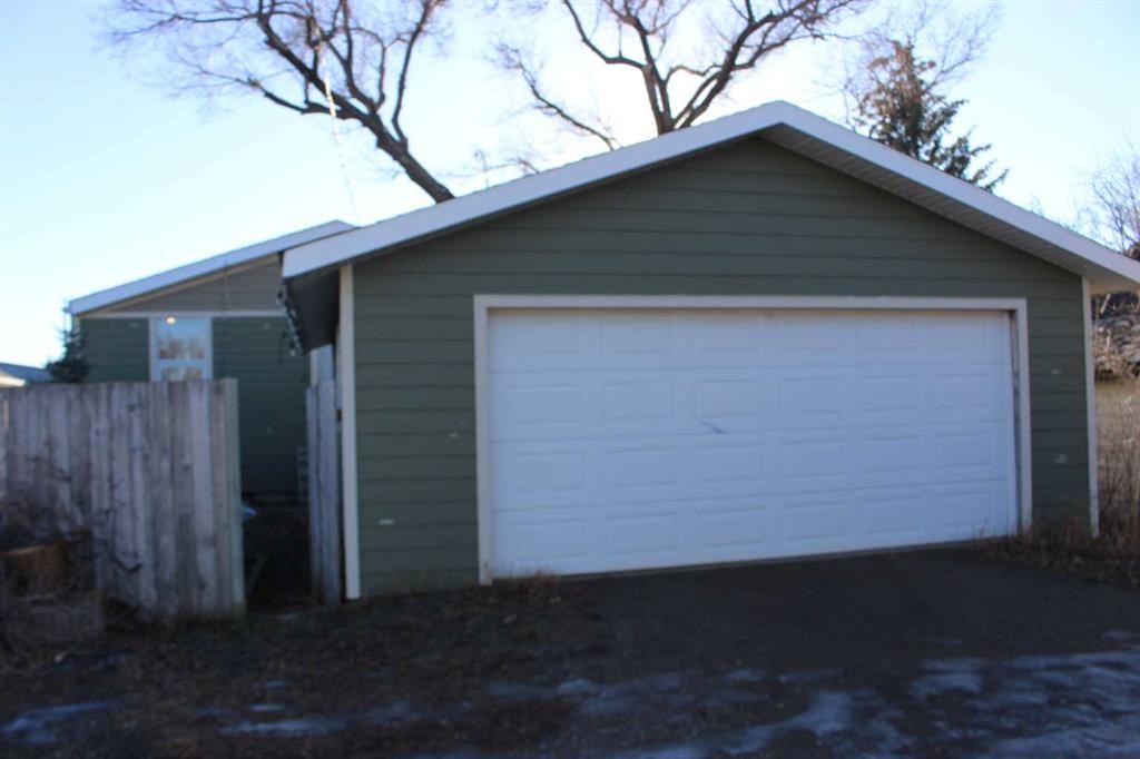 526 Highway Avenue, Picture Butte, AB - Outdoor