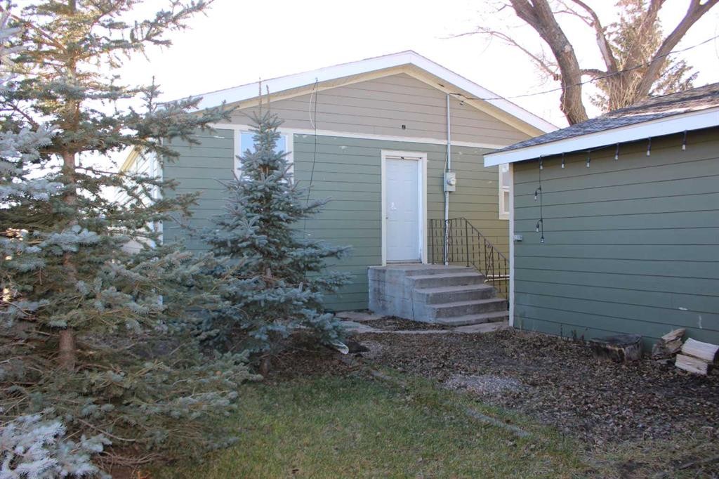 526 Highway Avenue, Picture Butte, AB - Outdoor