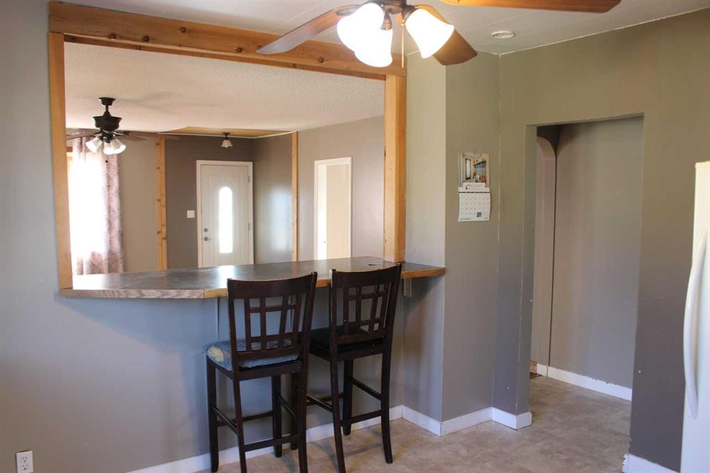 526 Highway Avenue, Picture Butte, AB - Indoor Photo Showing Other Room
