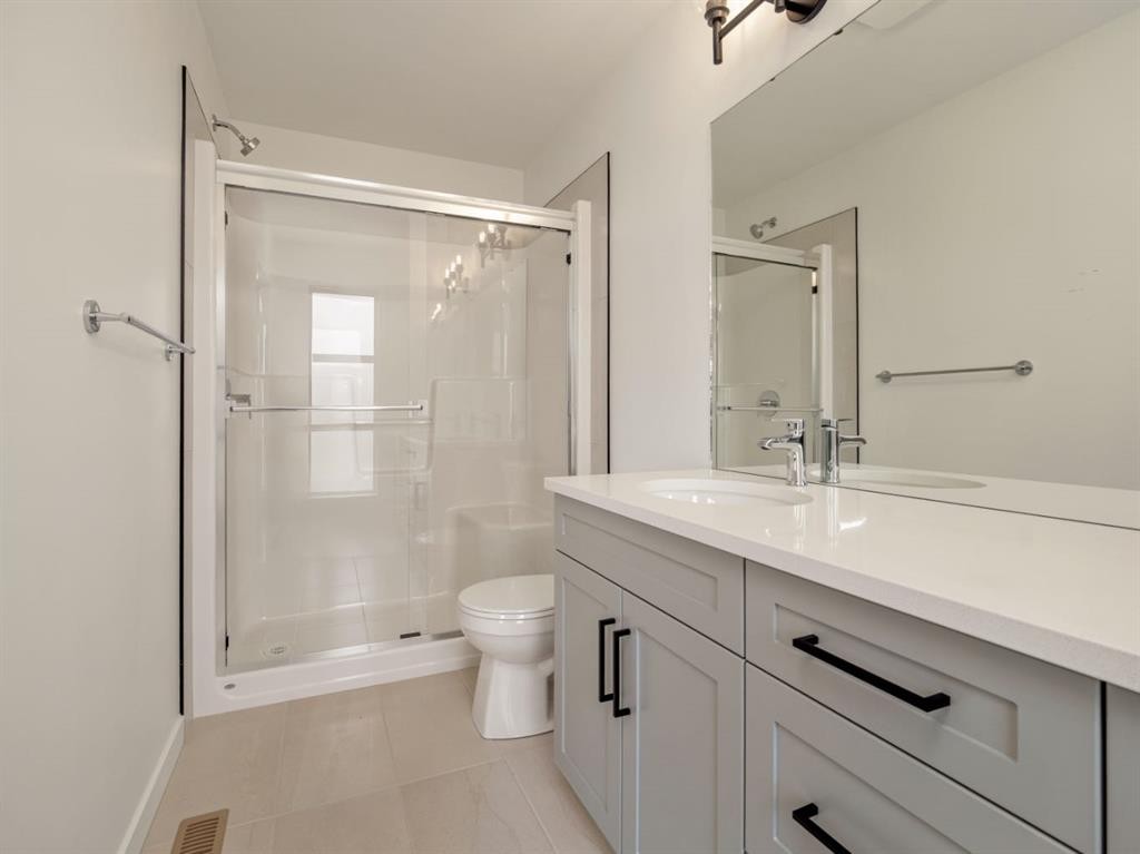 162 Caribou Bend North, Lethbridge, AB - Indoor Photo Showing Bathroom