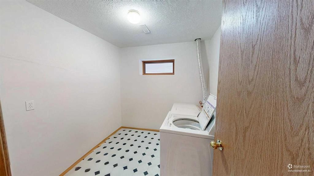 173 Heritage Boulevard West, Lethbridge, AB