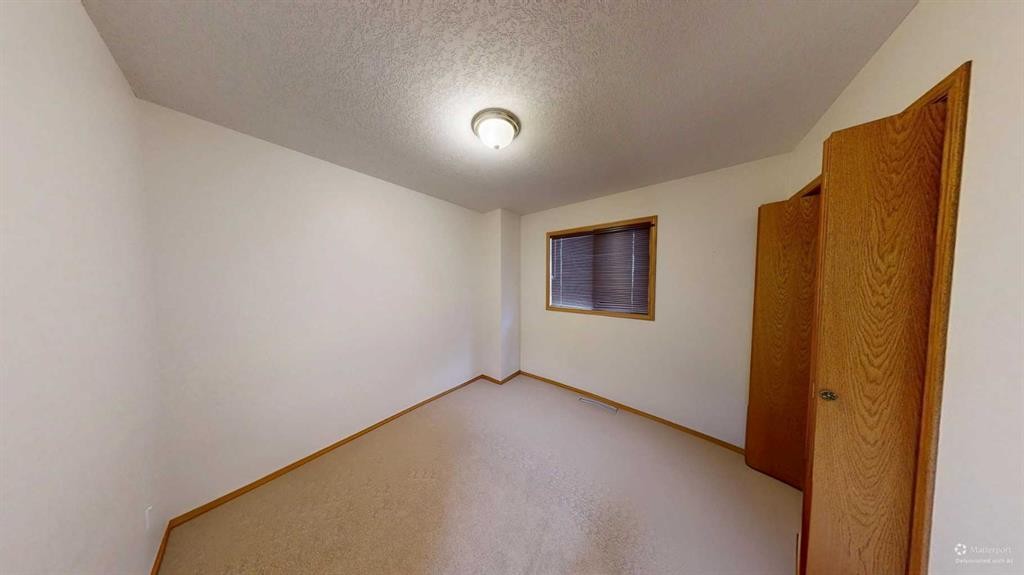 173 Heritage Boulevard West, Lethbridge, AB