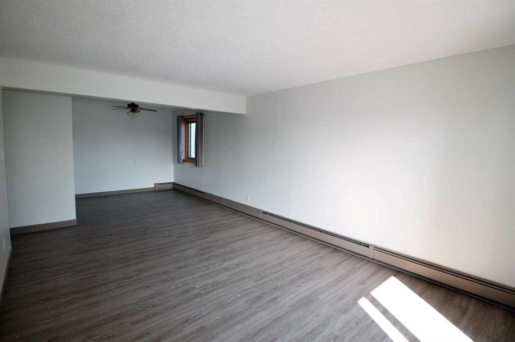 26-3440 23 Avenue South, Lethbridge, AB - Indoor Photo Showing Other Room