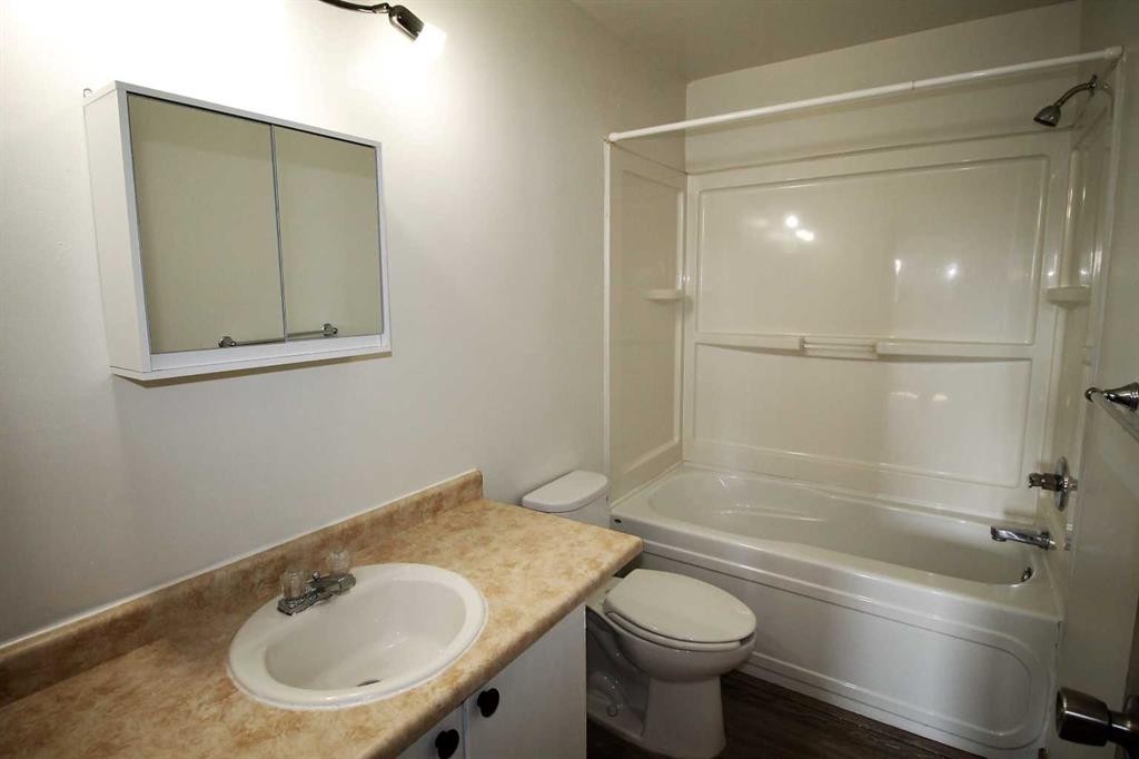 26-3440 23 Avenue South, Lethbridge, AB - Indoor Photo Showing Bathroom