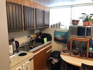 1011 11 Street South, Lethbridge, AB - Indoor Photo Showing Kitchen