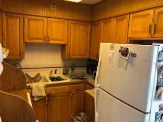 1011 11 Street South, Lethbridge, AB - Indoor Photo Showing Kitchen