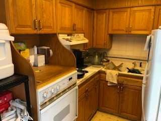 1011 11 Street South, Lethbridge, AB - Indoor Photo Showing Kitchen