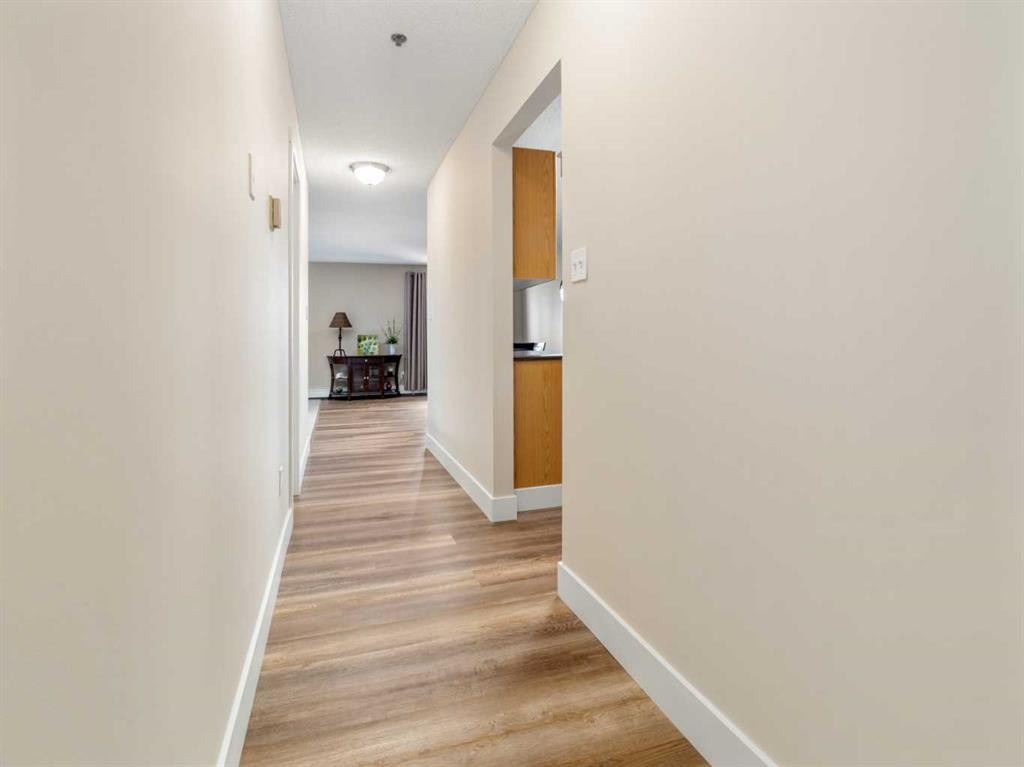 209-20 3 Street South, Lethbridge, AB - Indoor Photo Showing Other Room