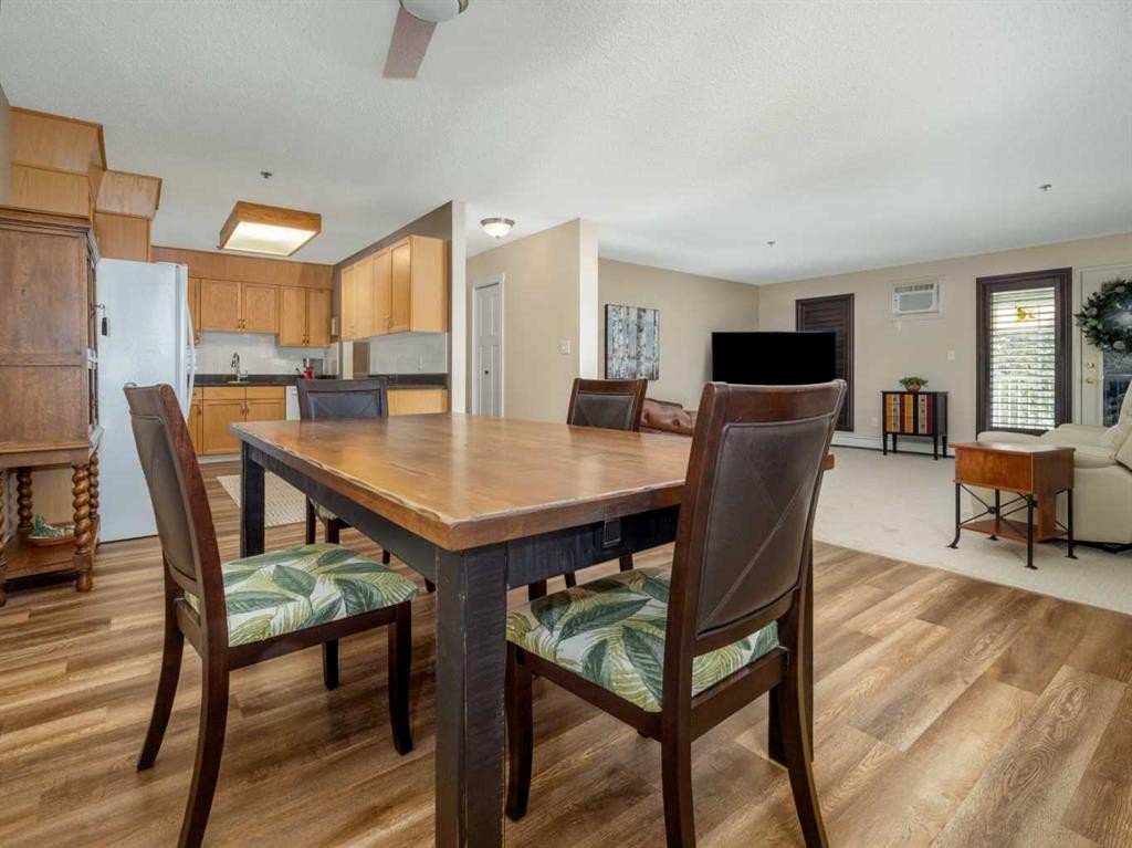209-20 3 Street South, Lethbridge, AB - Indoor Photo Showing Dining Room