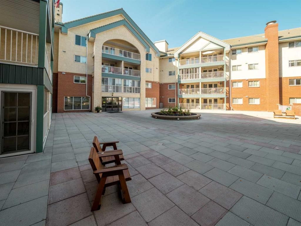 209-20 3 Street South, Lethbridge, AB - Outdoor