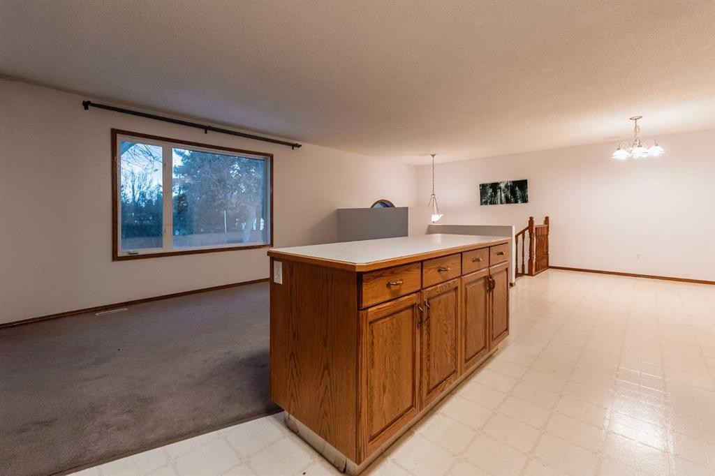 1103 12 Street South, Lethbridge, AB - Indoor Photo Showing Other Room