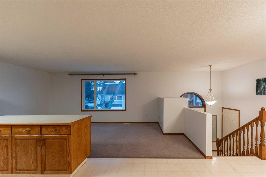 1103 12 Street South, Lethbridge, AB - Indoor Photo Showing Other Room