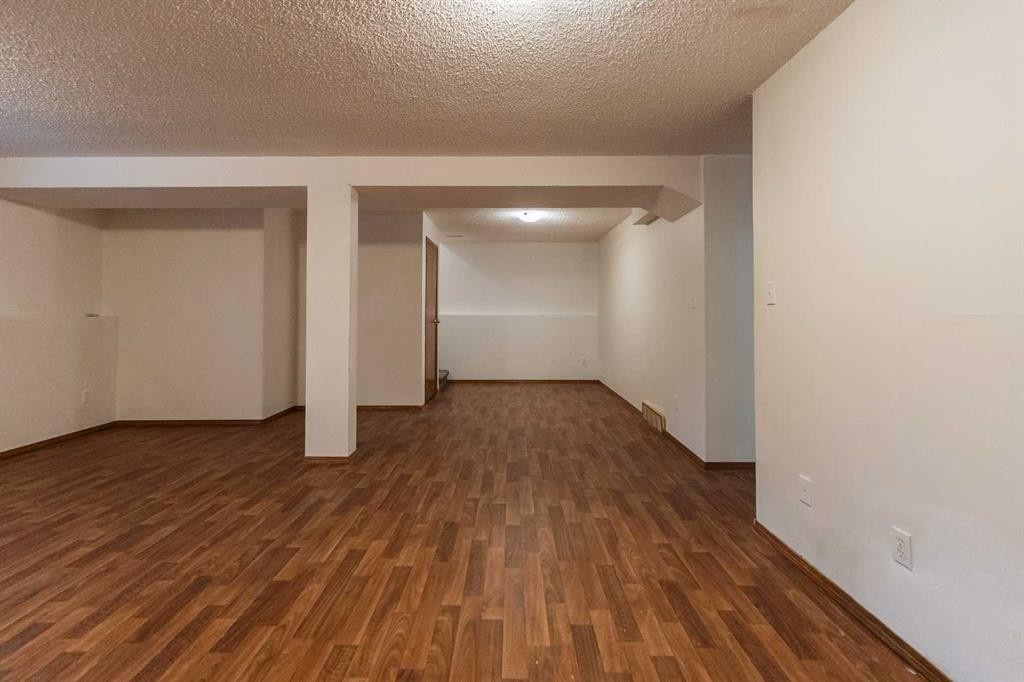 1103 12 Street South, Lethbridge, AB - Indoor Photo Showing Other Room