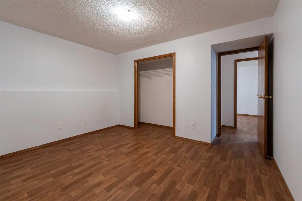 1103 12 Street South, Lethbridge, AB - Indoor Photo Showing Other Room