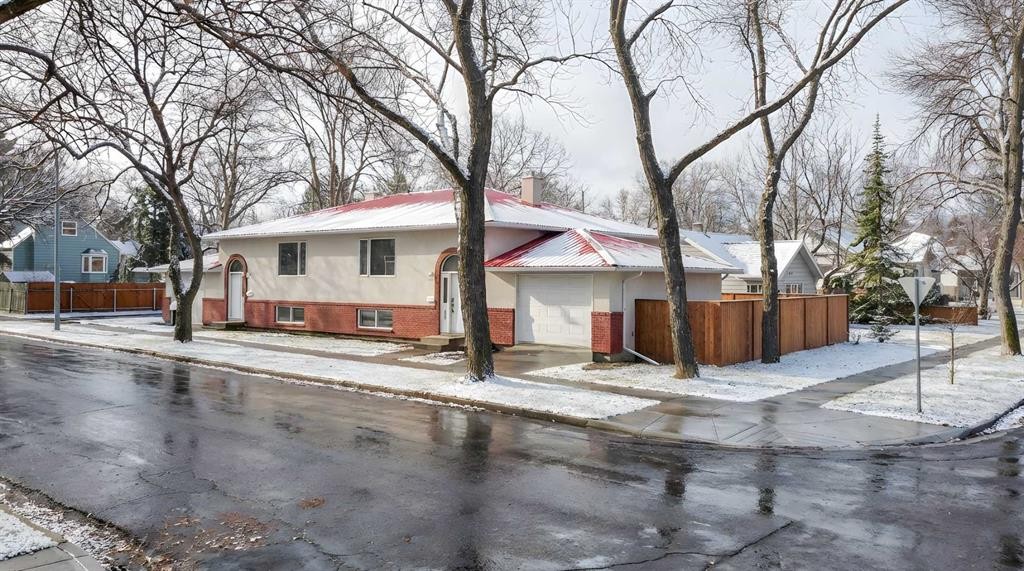 1103 12 Street South, Lethbridge, AB - Outdoor