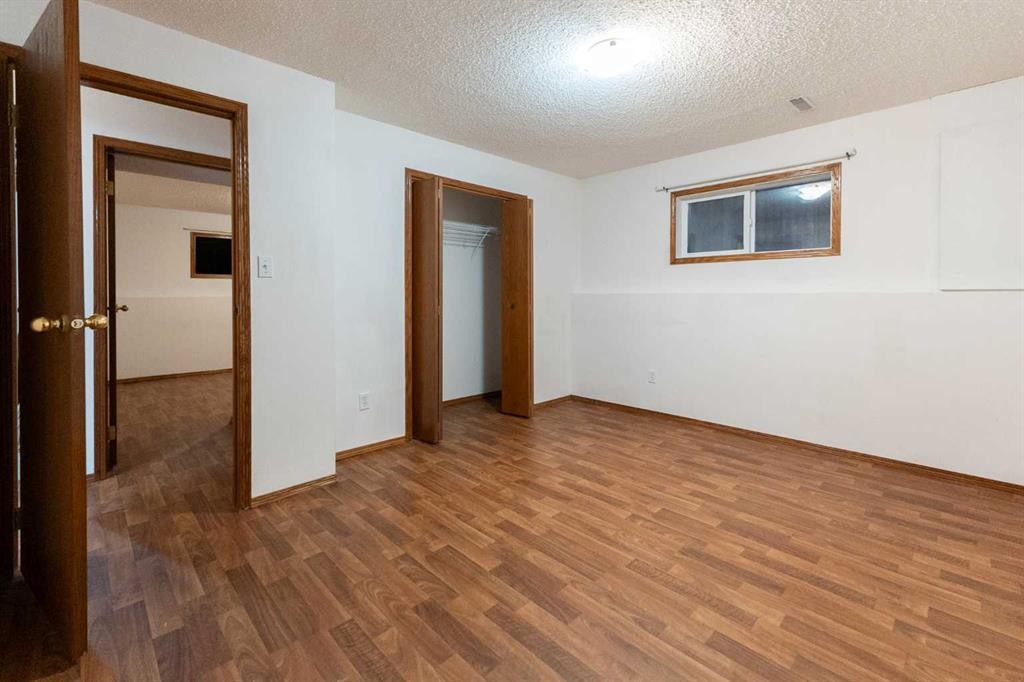 1103 12 Street South, Lethbridge, AB - Indoor Photo Showing Other Room