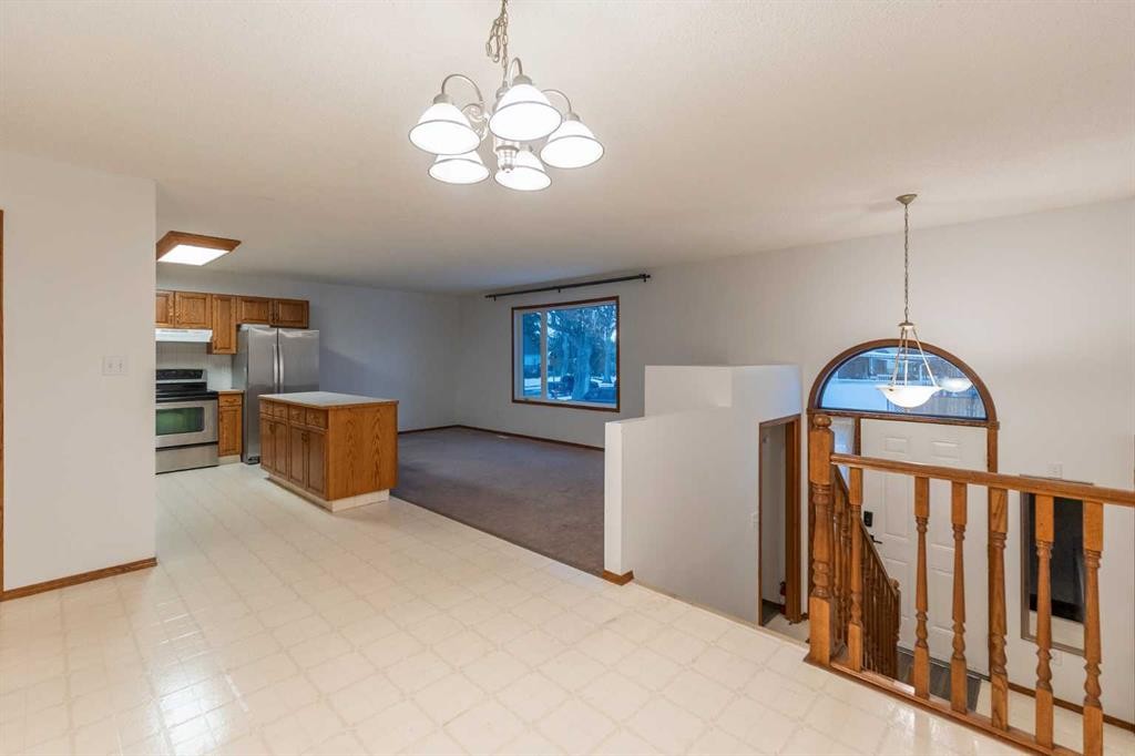 1103 12 Street South, Lethbridge, AB - Indoor Photo Showing Other Room