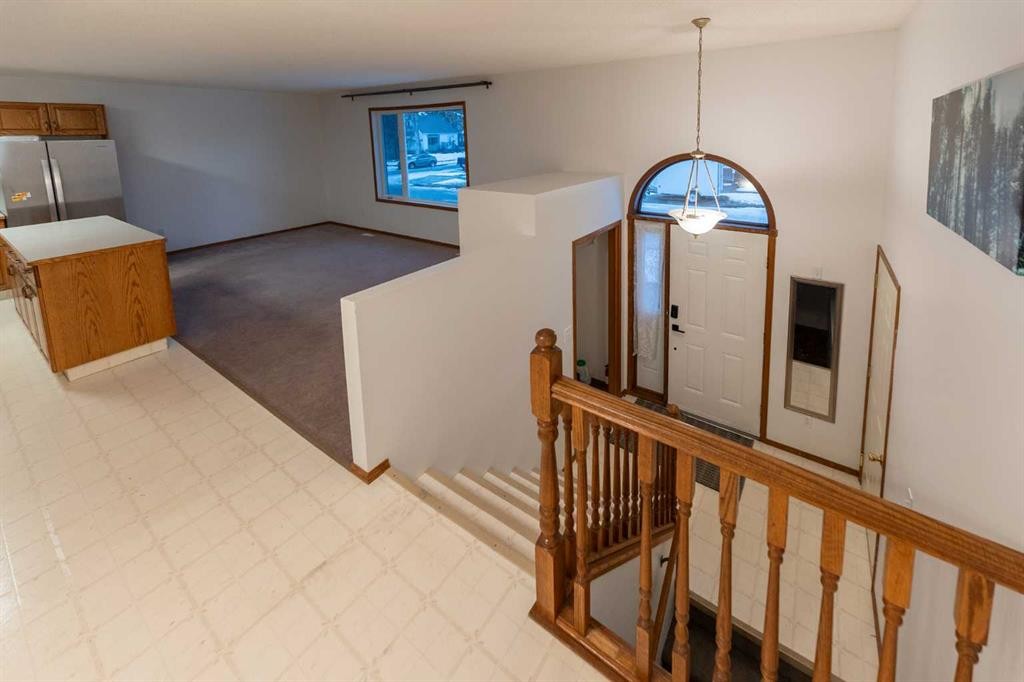 1103 12 Street South, Lethbridge, AB - Indoor Photo Showing Other Room