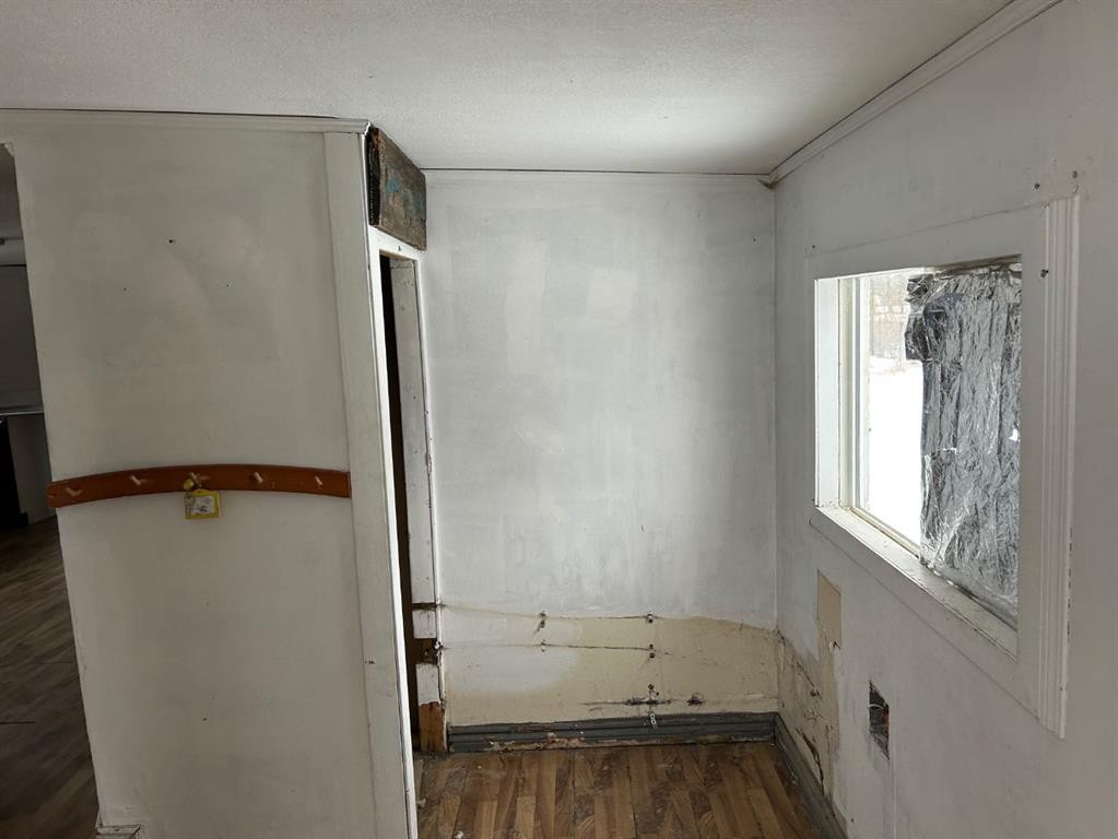 338 2 Avenue, Stirling, AB - Indoor Photo Showing Other Room