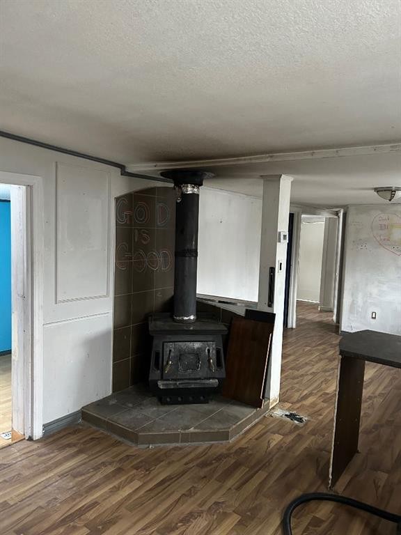 338 2 Avenue, Stirling, AB - Indoor With Fireplace