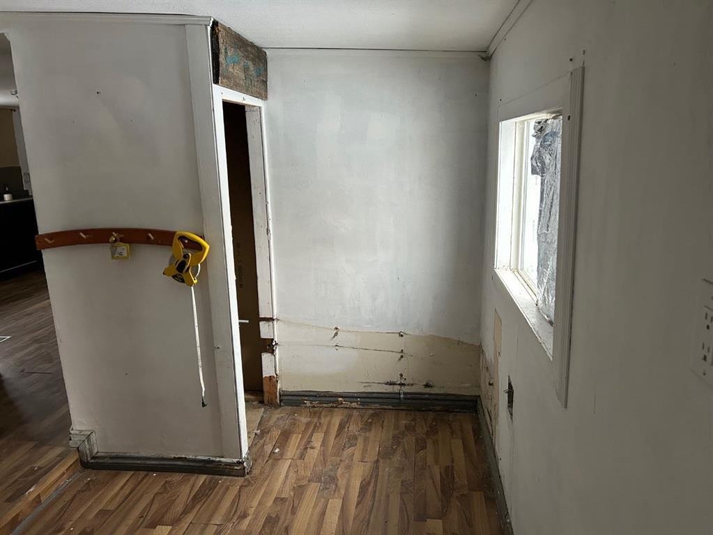 338 2 Avenue, Stirling, AB - Indoor Photo Showing Other Room