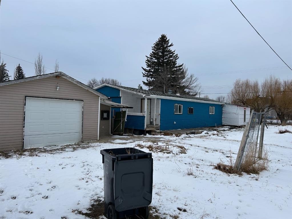 338 2 Avenue, Stirling, AB - Outdoor