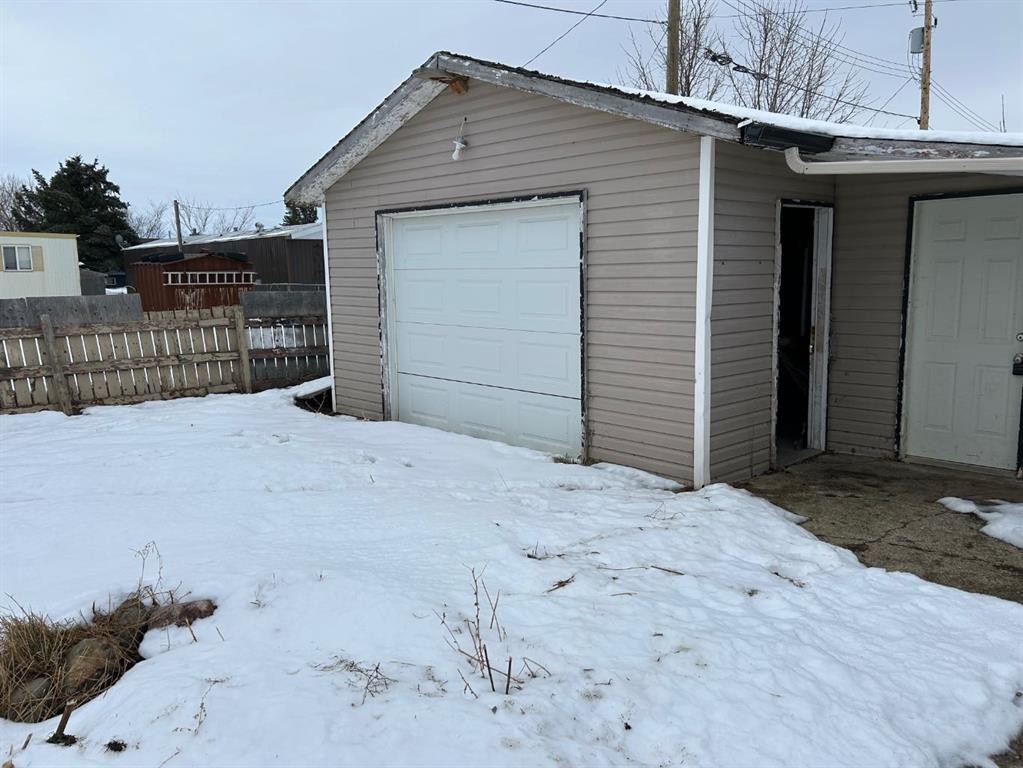 338 2 Avenue, Stirling, AB - Outdoor With Exterior
