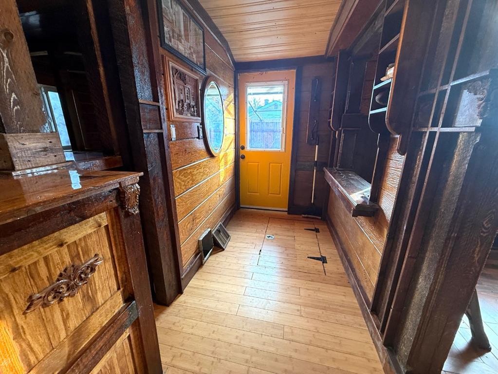 513 19 Street North, Lethbridge, AB - Indoor Photo Showing Other Room