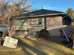 713 19 Street SOUTH Lethbridge, AB T1J 3G9