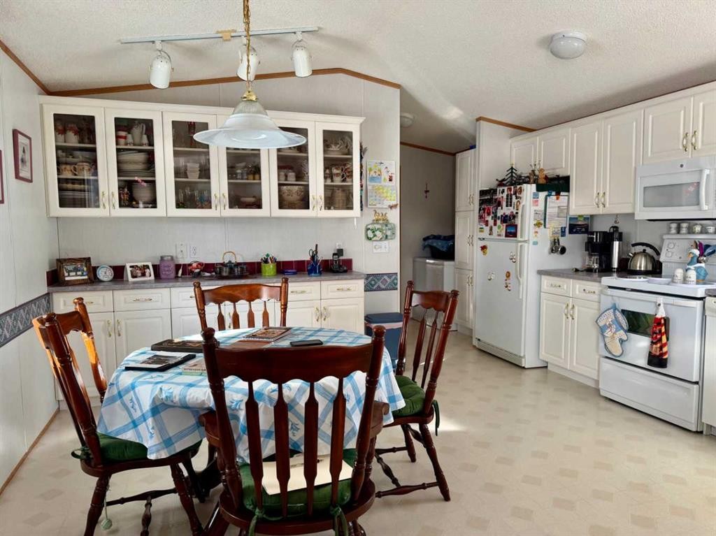 #41 801 232 Street East, Hillcrest, AB