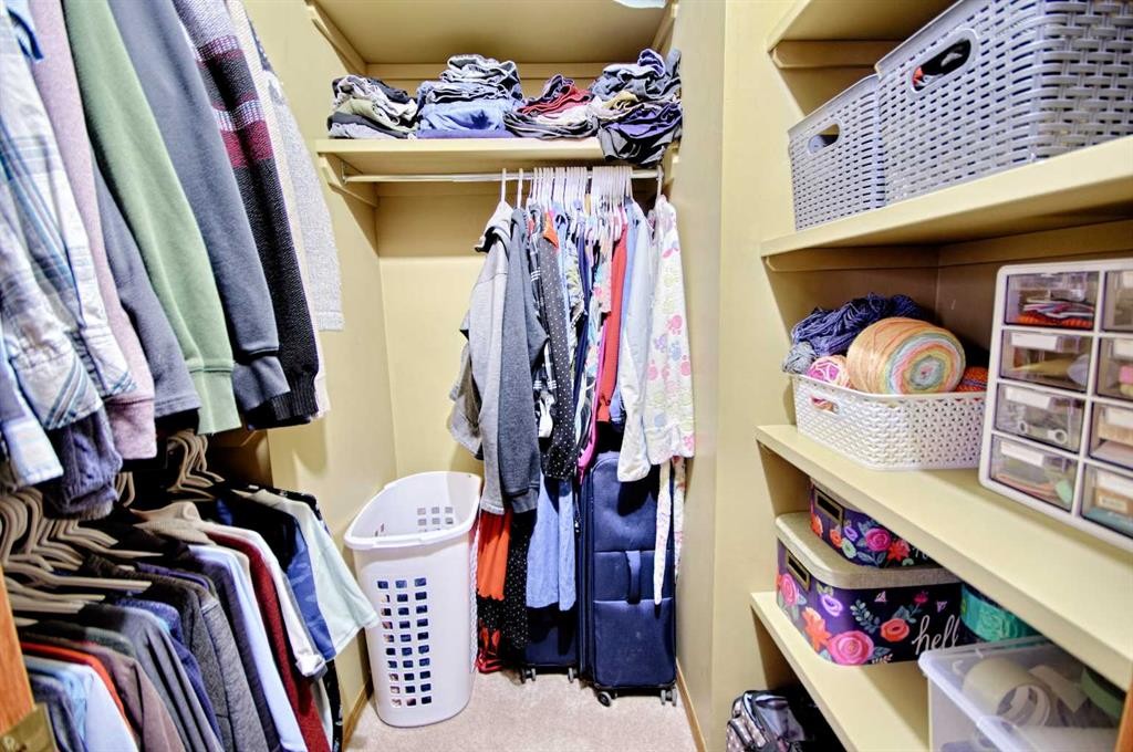 46 Heritage Crescent West, Lethbridge, AB - Indoor With Storage