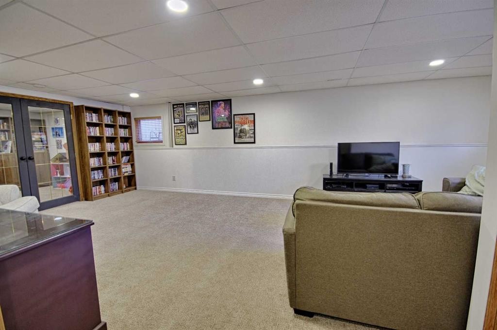 46 Heritage Crescent West, Lethbridge, AB - Indoor Photo Showing Basement