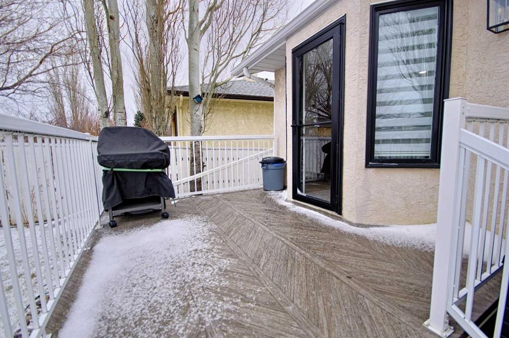 46 Heritage Crescent West, Lethbridge, AB - Outdoor With Exterior