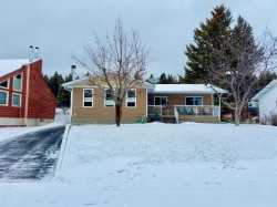 7605 29 Avenue Coleman, AB T0K 0M0