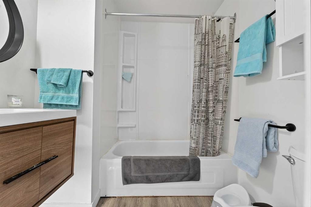 1305 20 Avenue, Coaldale, AB - Indoor Photo Showing Bathroom