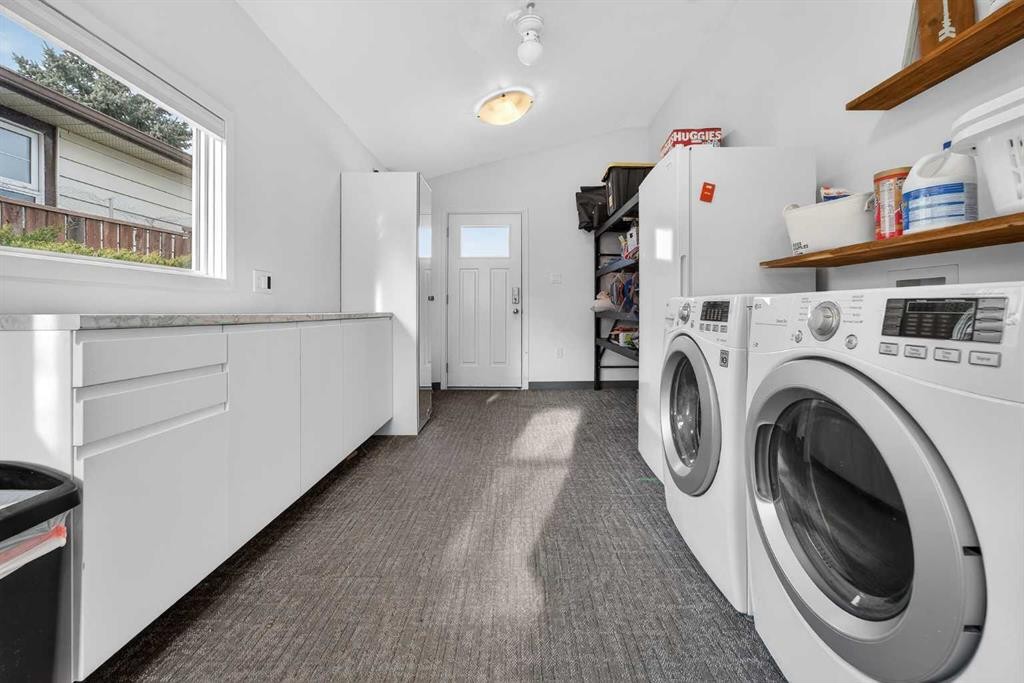 1305 20 Avenue, Coaldale, AB - Indoor Photo Showing Laundry Room