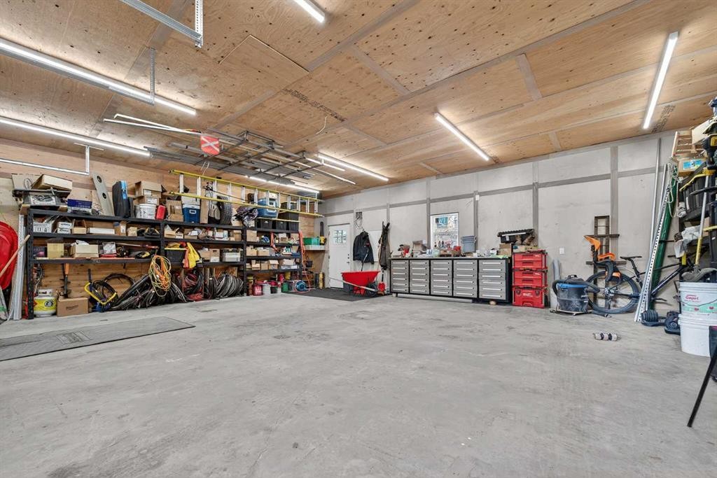 1305 20 Avenue, Coaldale, AB - Indoor Photo Showing Garage